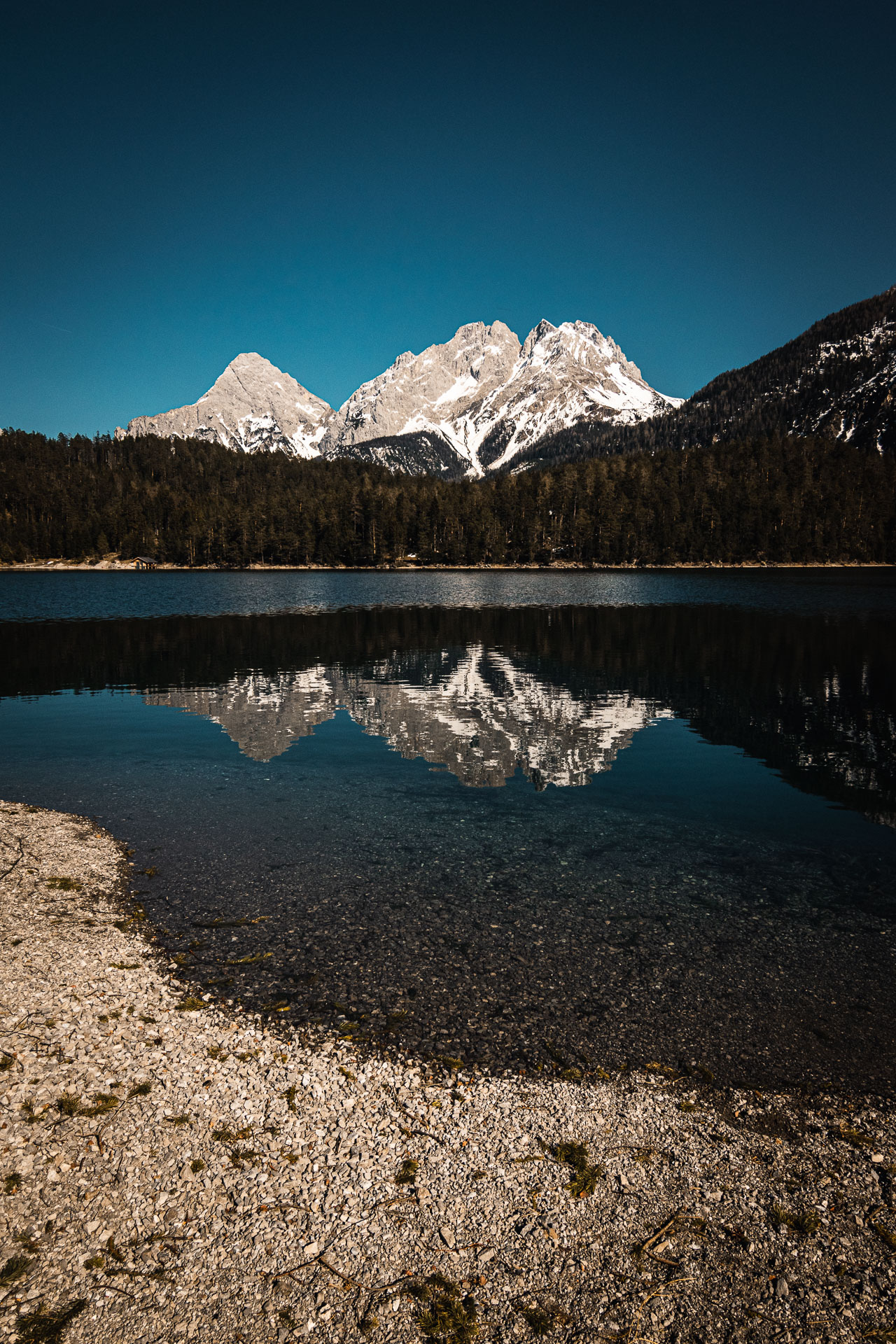Photo of a mountain lake Heiterwanger see, Austria.